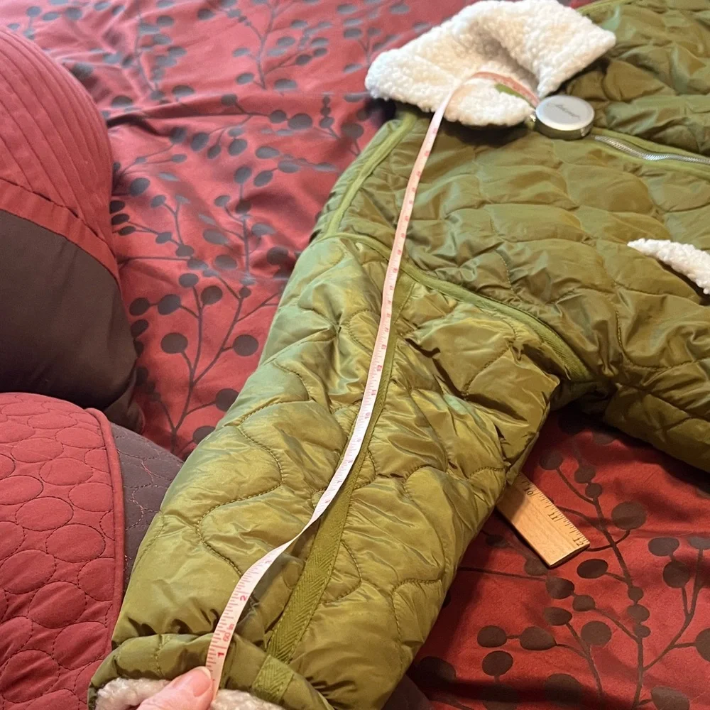 Blank NYC Olive Green Quilted Puffer Jacket with White Accents Women Small (S) - Picture 12 of 15
